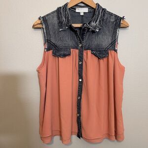 TOSKA Button Down Chambray Blouse With Denim Accent Women's Size M